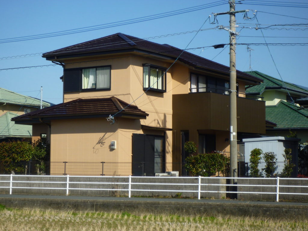 遠賀郡水巻町で屋根と外壁の塗装工事を行いました。