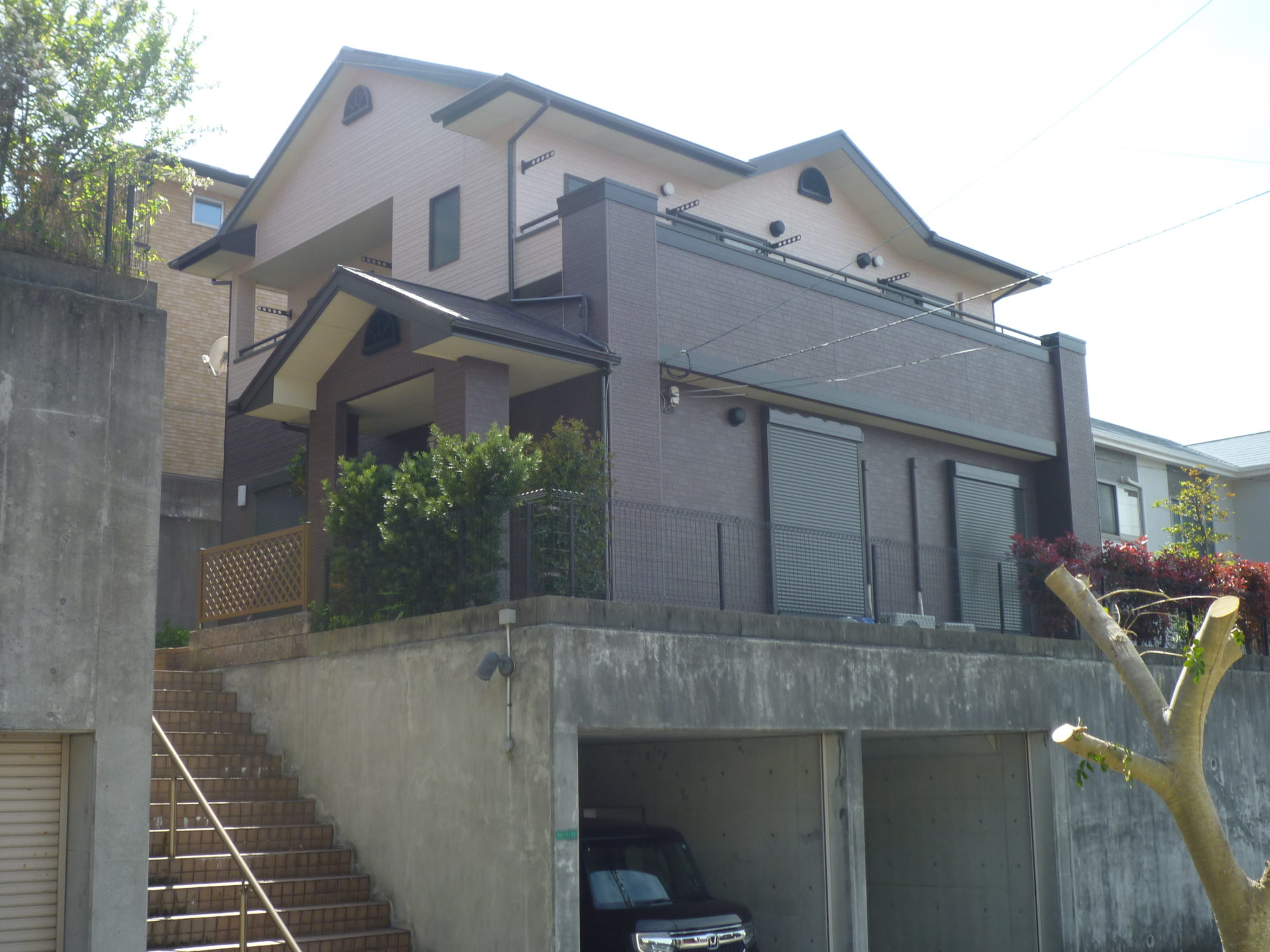 北九州市門司区で屋根、外壁の塗装工事を行いました。　　　　　　　　　　　　　