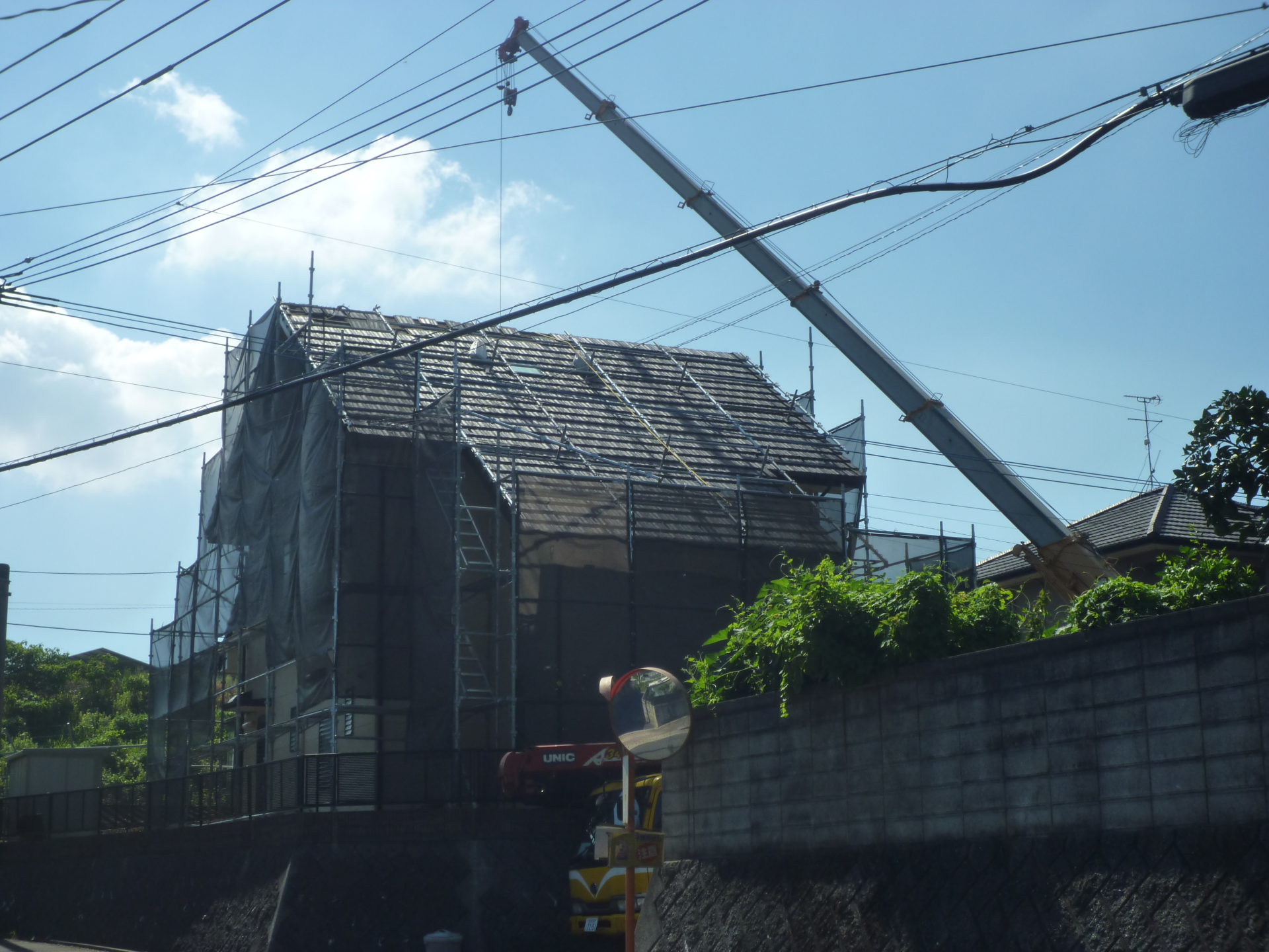 鞍手郡小竹町で屋根の葺き替え（貼り替え）工事を行いました。