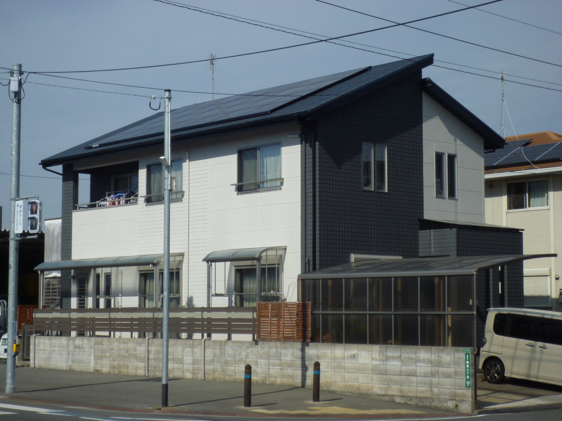 北九州市八幡西区で屋根：外壁の塗装工事を行いました。